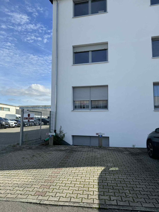 Parkplätze vor der Tür